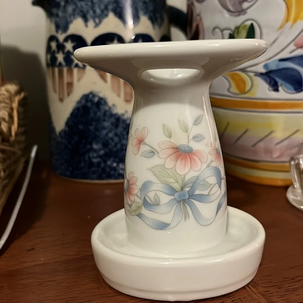 Porcelain Toothbrush Holder. Excellent used condition